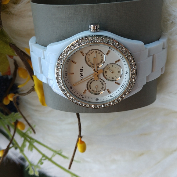 NEW Fossil White with simulated gems - Picture 4 of 9